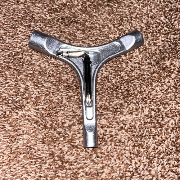 Skate tool - Picture 1 of 2